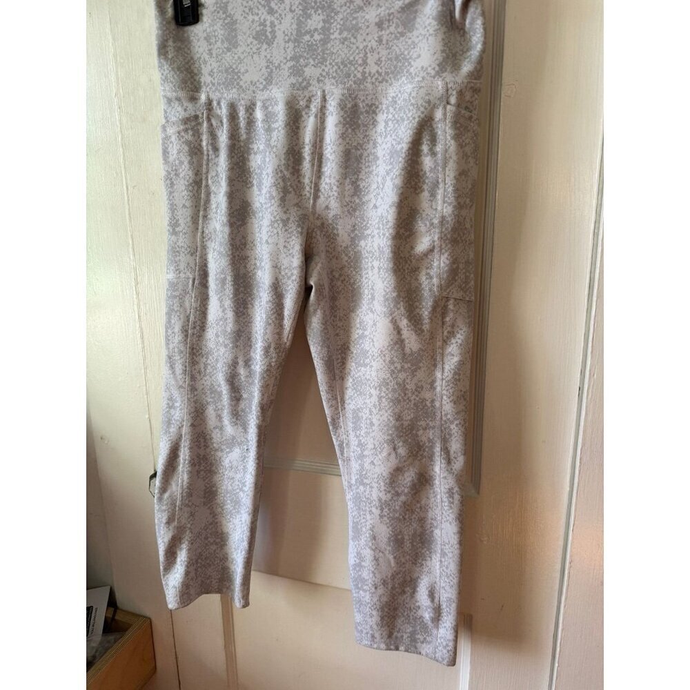 RBX women’s size extra large, gray, and white leggings - Picture 2 of 8